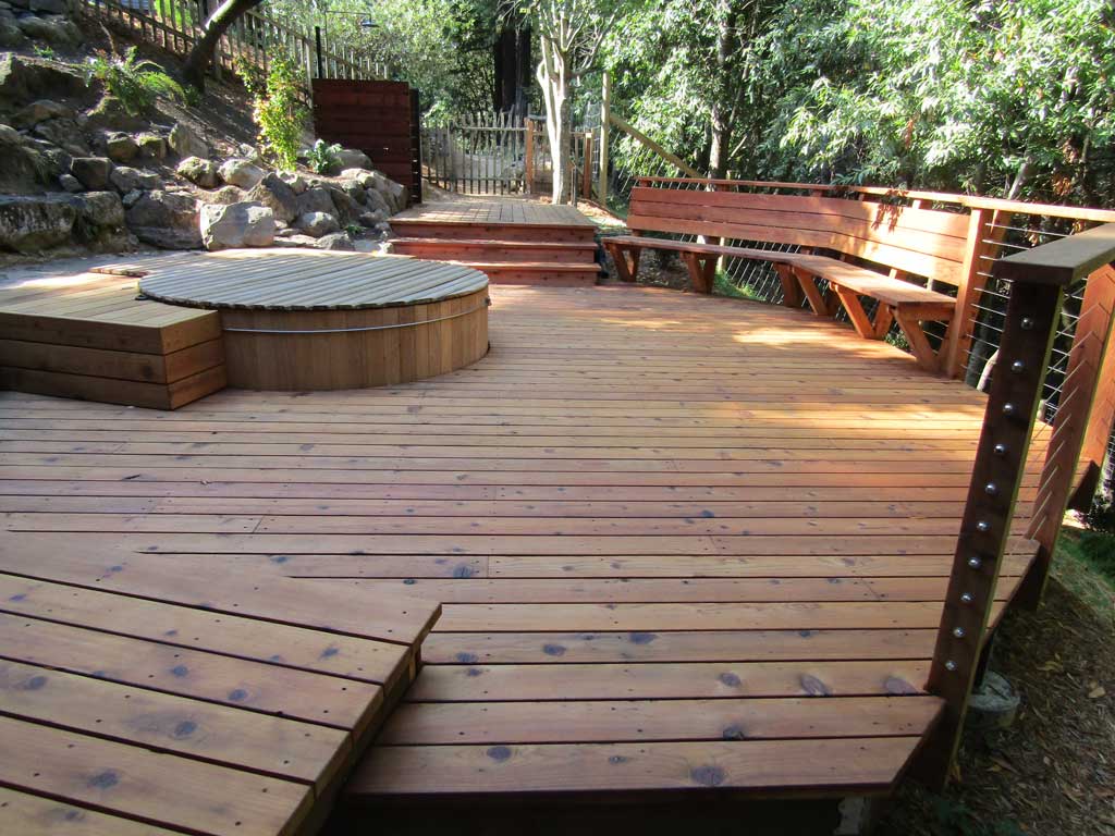 Custom carpentry structure in a finished garden